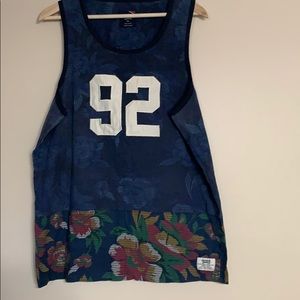 Men’s Lamar & Dauley tank top size XL